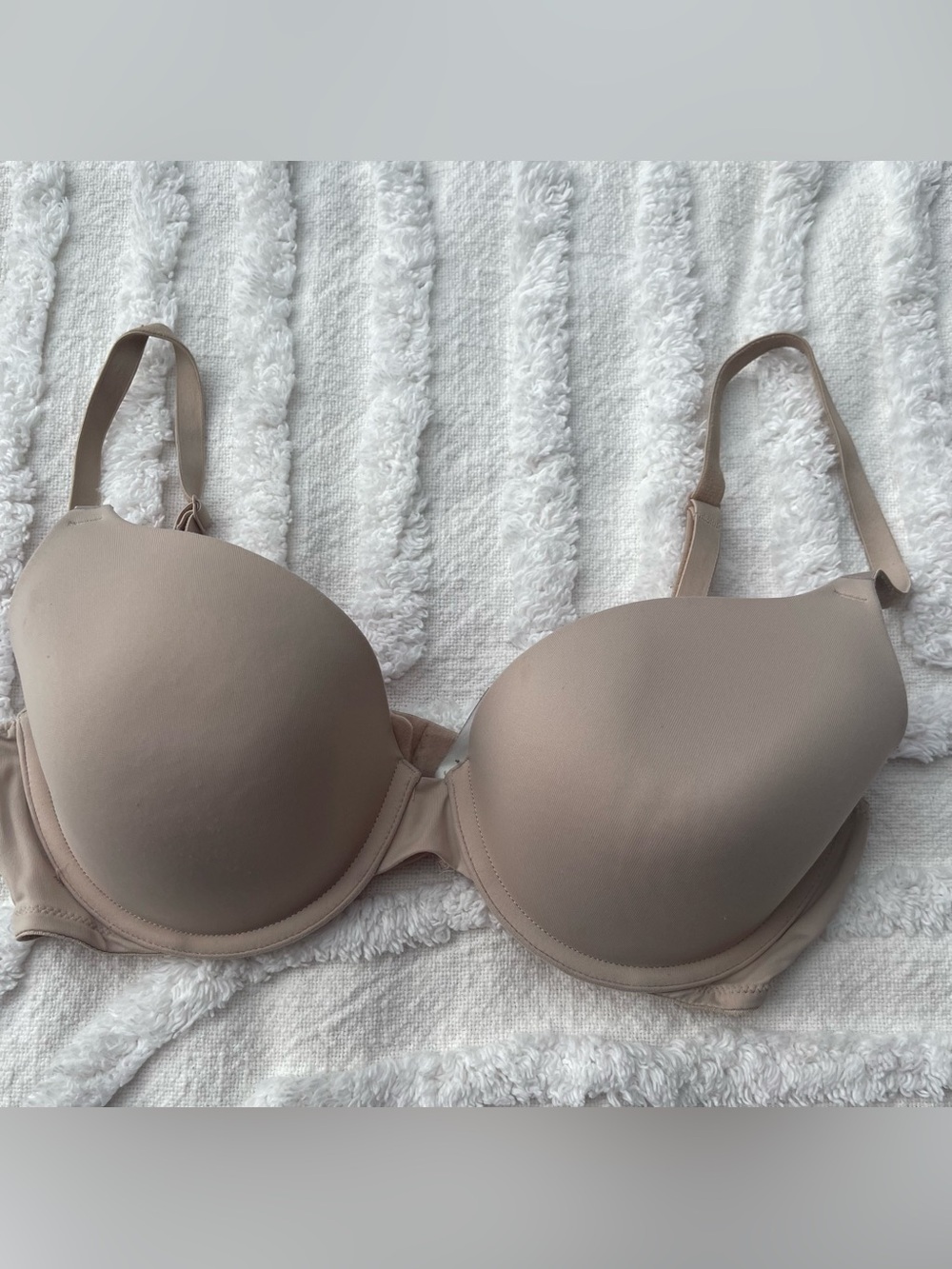 Victoria’s Secret Pink wear everywhere t-shirt lightly lined nude bra 34D